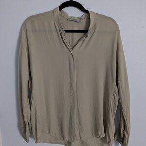 Vince 100% Silk Top – Elegant Neutral, Size 4 ✨